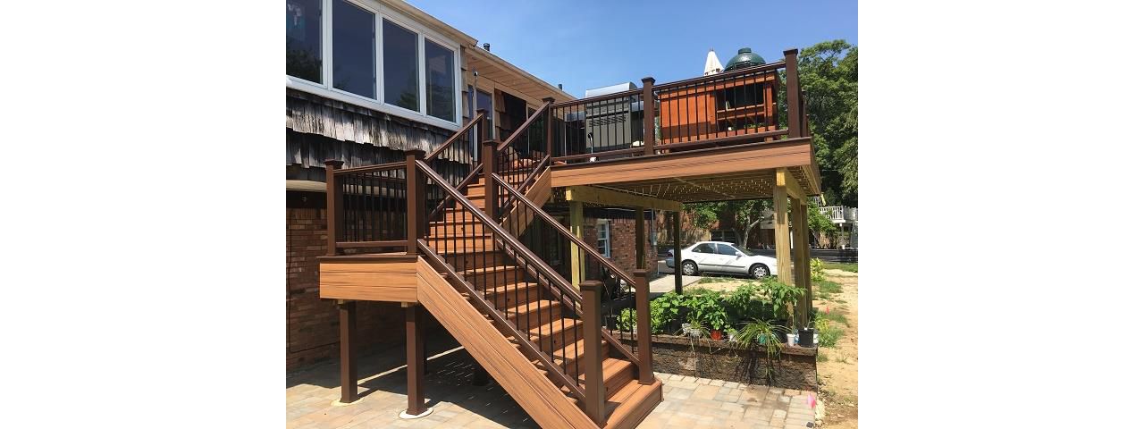 Roslyn 2nd floor deck with platform