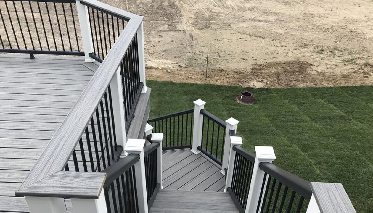 Trex Transcend Island Mist Deck Boards, Trex Transcent Cocktail Style Rail W/ Trex Transcend Island Mist Top Cap, Lake Orion, MI