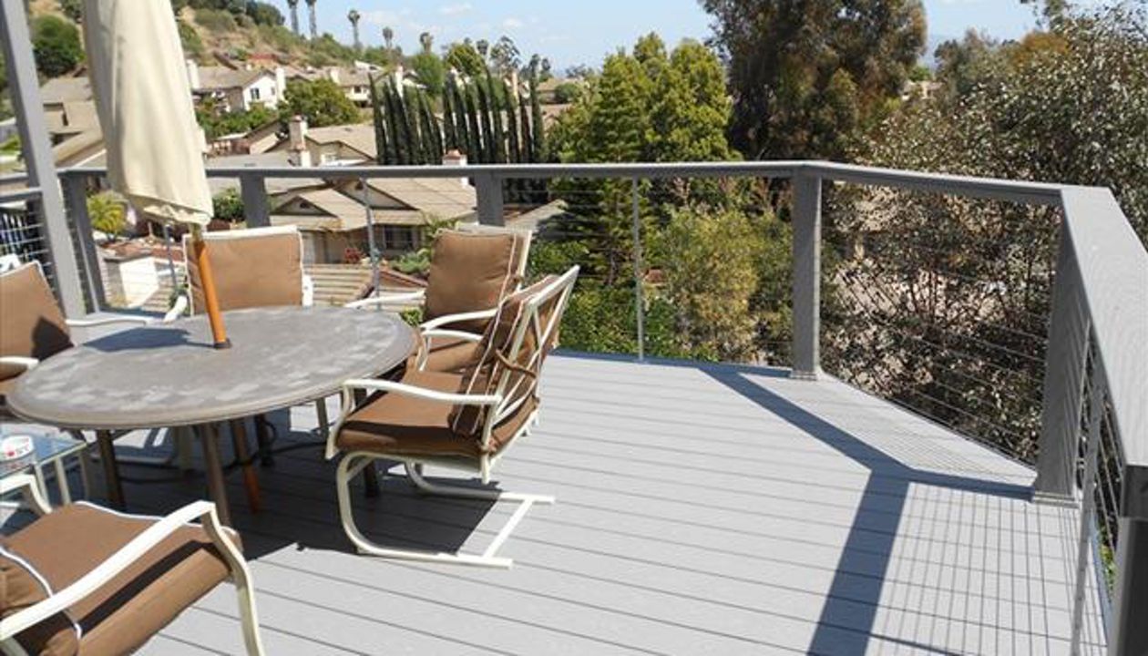 Trex railing with stainless steel cable, Escondido, CA