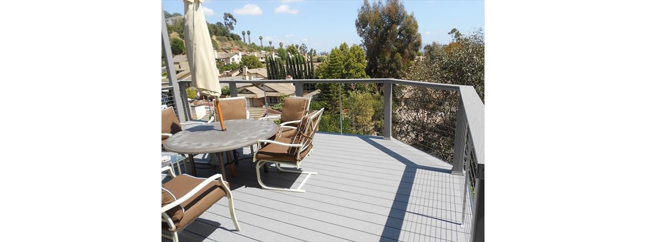 Trex railing with stainless steel cable, Escondido, CA