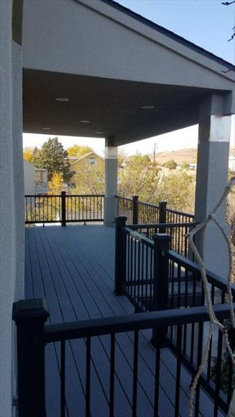 Prescott AZ Select Pebble Grey Hideaway Nylon Joist Tape Black Signature Rod Railing