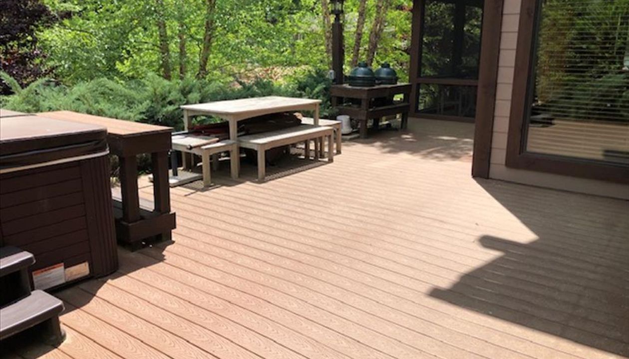 Trex Select Saddle grilling porch with a great view of the stream