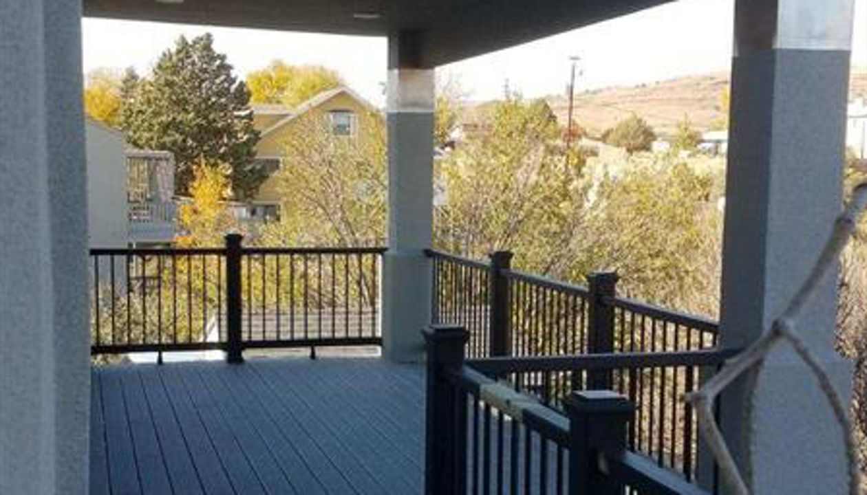 Prescott AZ Select Pebble Grey Hideaway Nylon Joist Tape Black Signature Rod Railing