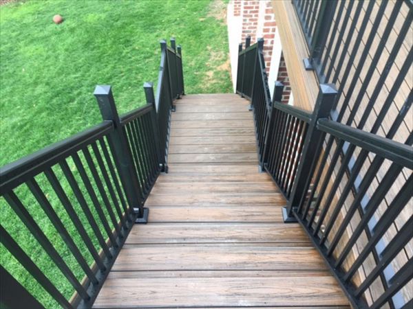 Trex Transcend stairs and landing provide a slip-resistant and beautiful way to get to the ground