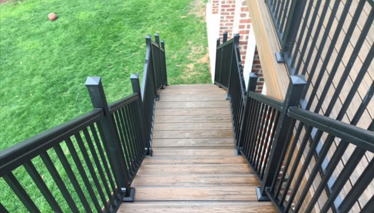 Trex Transcend stairs and landing provide a slip-resistant and beautiful way to get to the ground