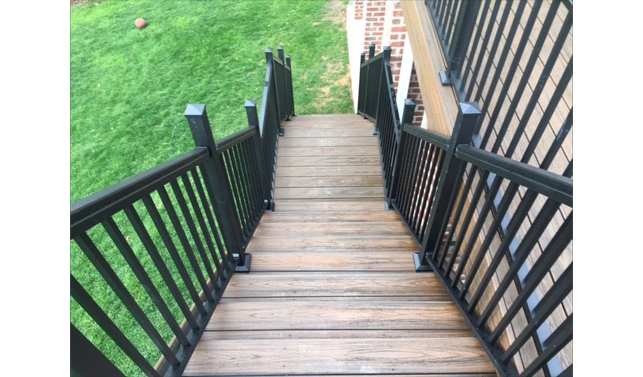 Trex Transcend stairs and landing provide a slip-resistant and beautiful way to get to the ground