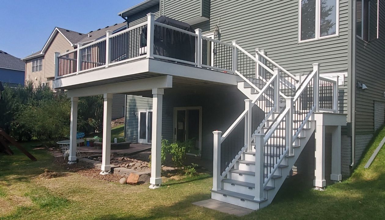 Pebble Gray Select with Trex Transcend Railing