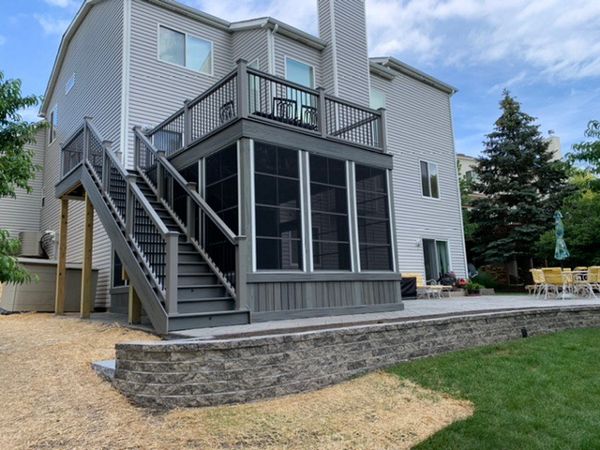 Trex Deck with Trex RainEscape & Under Deck Screen Room in Lake Villa