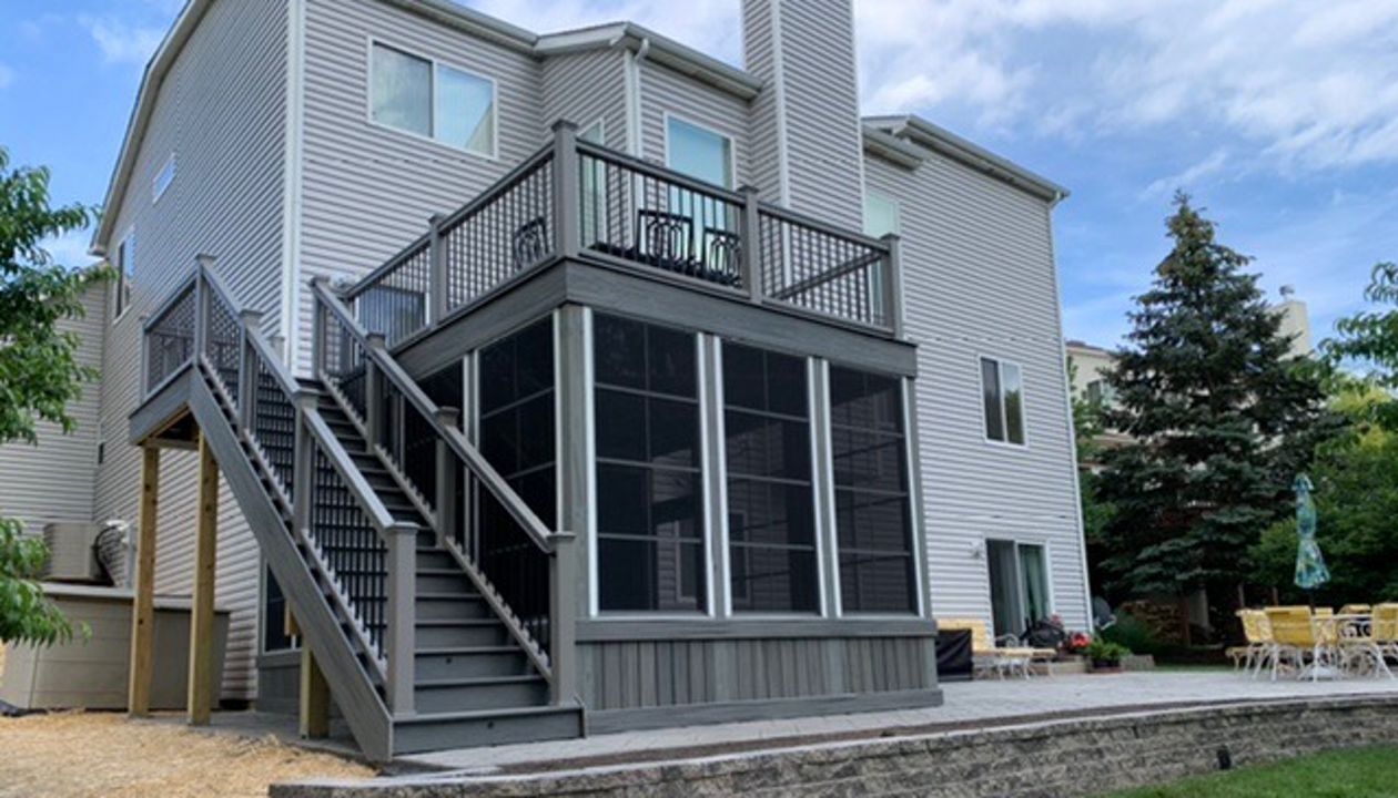 Trex Deck with Trex RainEscape & Under Deck Screen Room in Lake Villa