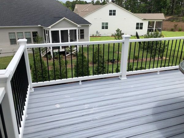 Trex Select railing is the perfect compliment to Trex Enhance Naturals Foggy Wharf