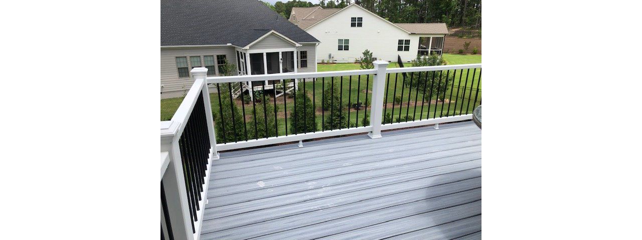 Trex Select railing is the perfect compliment to Trex Enhance Naturals Foggy Wharf