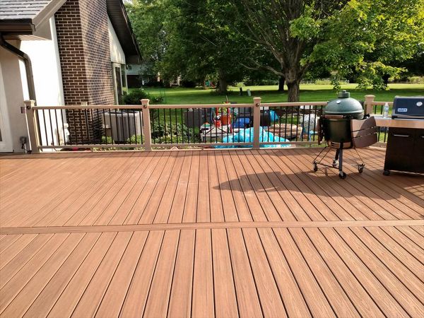 Tiki Torch decking with Rope Swing railings and black square balusters