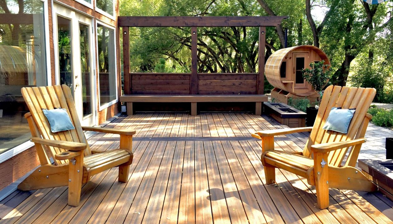 Trex Transcends Deck With Havana Gold Decking & Vintage Lantern Lights