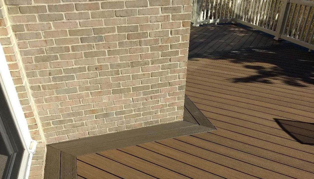 Northville Deck, Corner Detail, Coastal Bluff and Coastal Sand, Naturals Decking