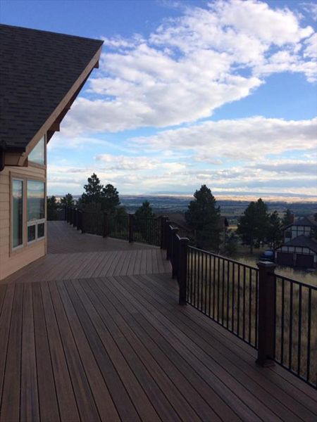 Havana Gold with Vintage Lantern posts