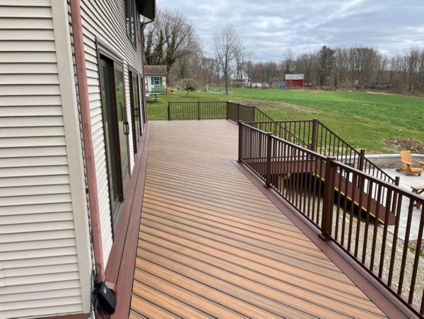 Toasted sand decking, Sunset cove picture frame, Bronze Signature rails