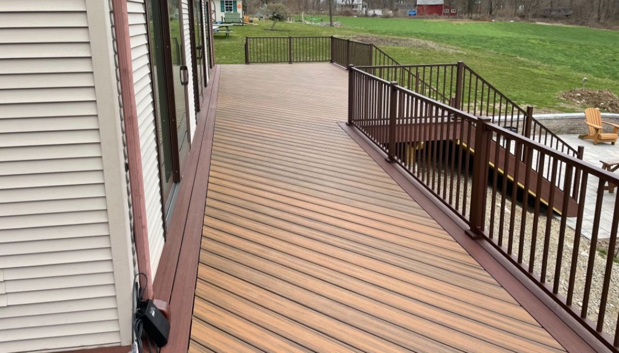 Toasted sand decking, Sunset cove picture frame, Bronze Signature rails