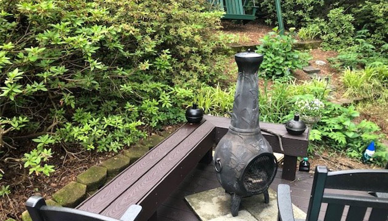 This project features a great wood burning stove area and added benches for relaxing, enteratining and visual appeal