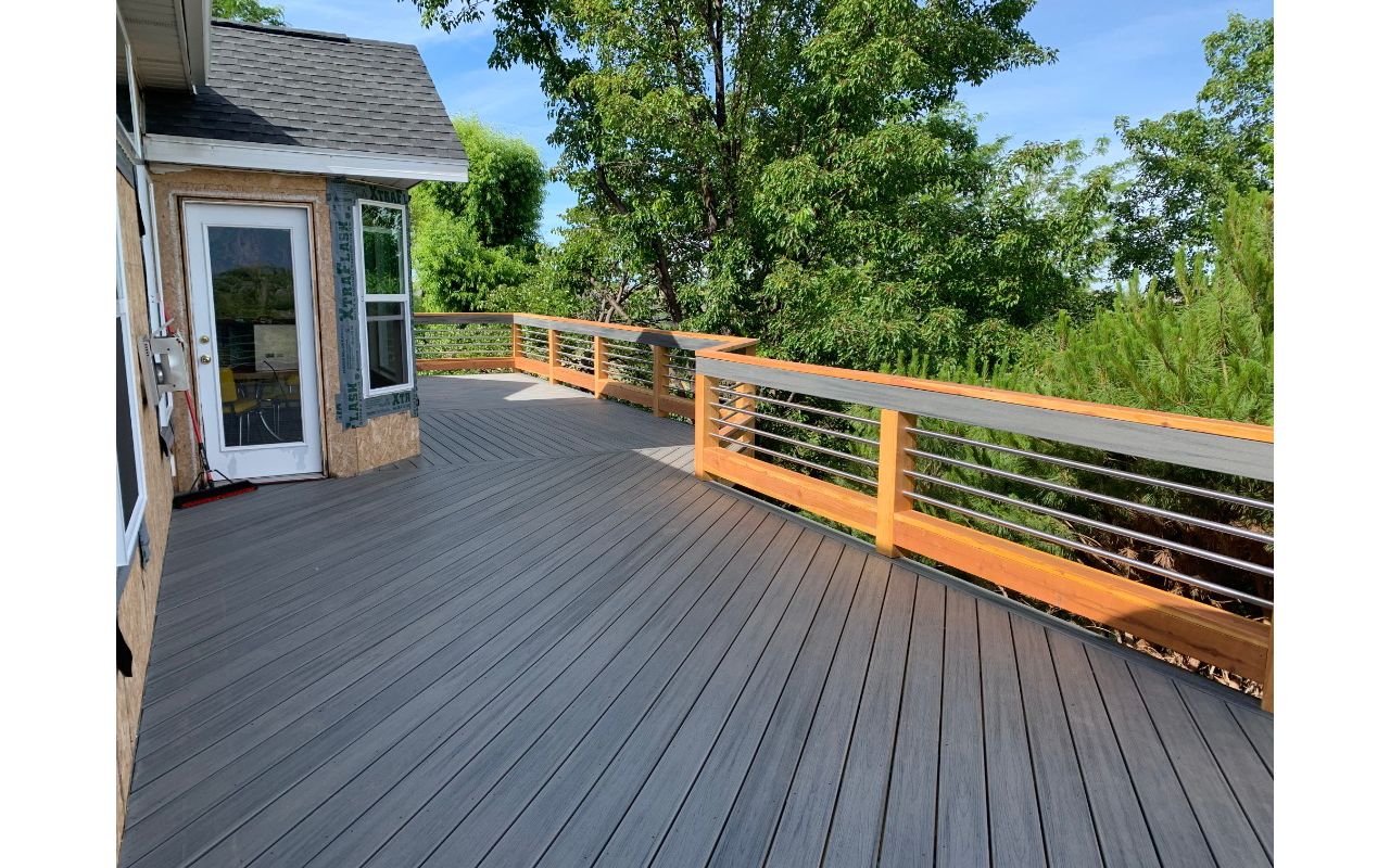 Trex Transcend Island Mist with custom built stainless steel/ redwood railing with Trex Transcend Drink Rail in Weber County, Ut