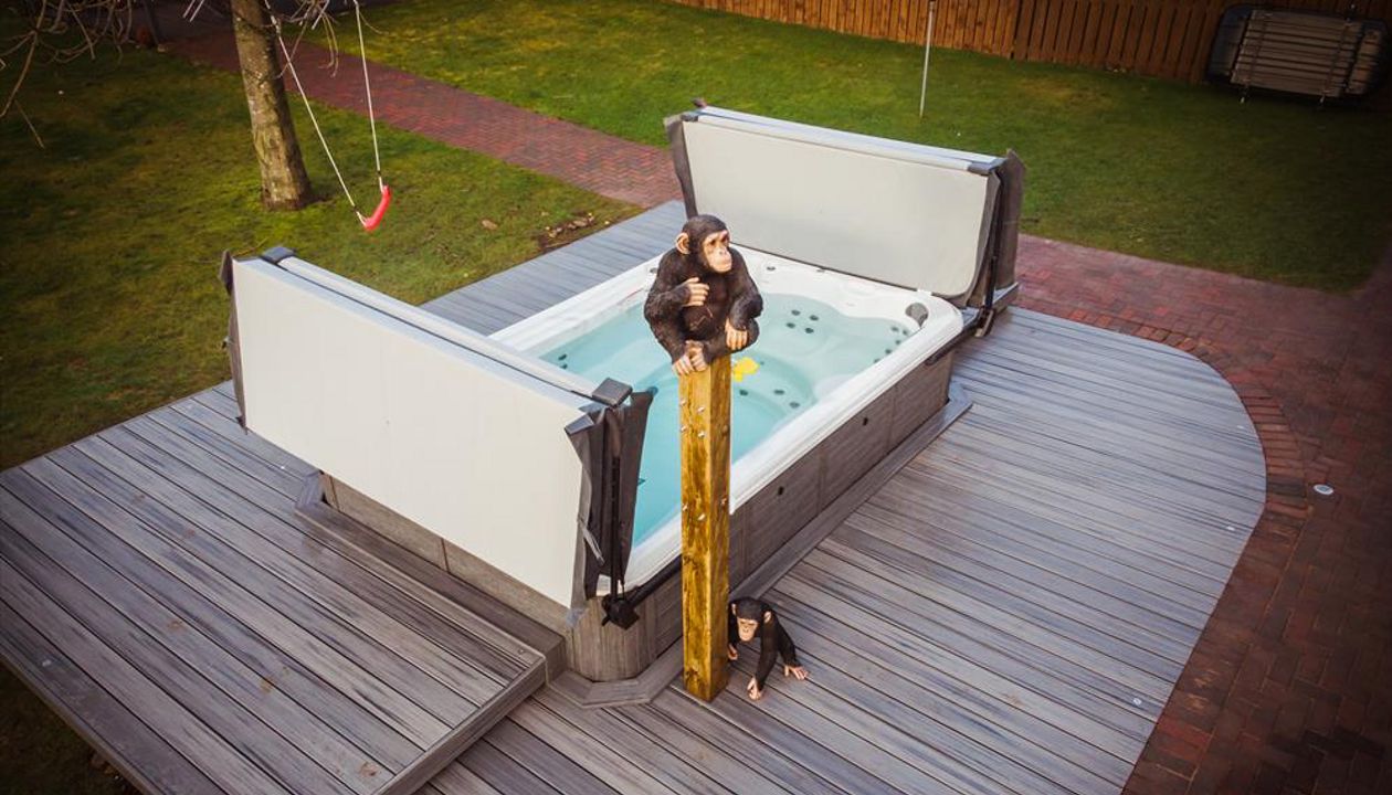 Trex Transcend Island Mist deck completed around a hot tub in Newcastle
