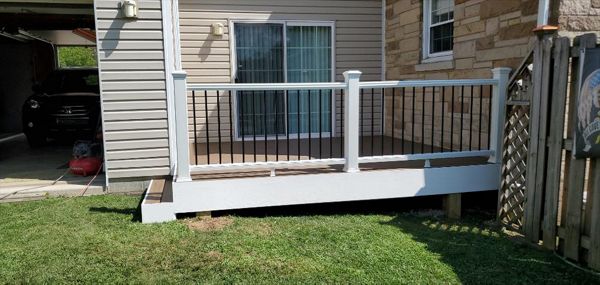 Dave's Decks and Remodeling Gallery Photo 15
