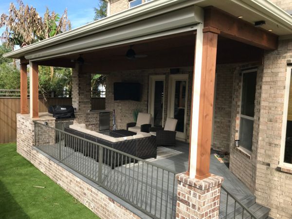 Island Mist Trex with Covered Patio 1