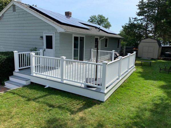 Willow Drive Deck -Trex Enhance Wharf