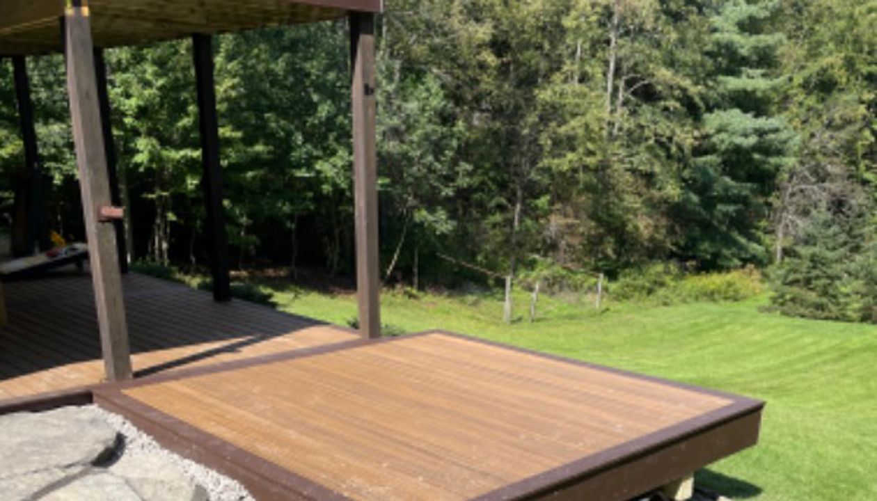 Hot tub deck 12’x12’