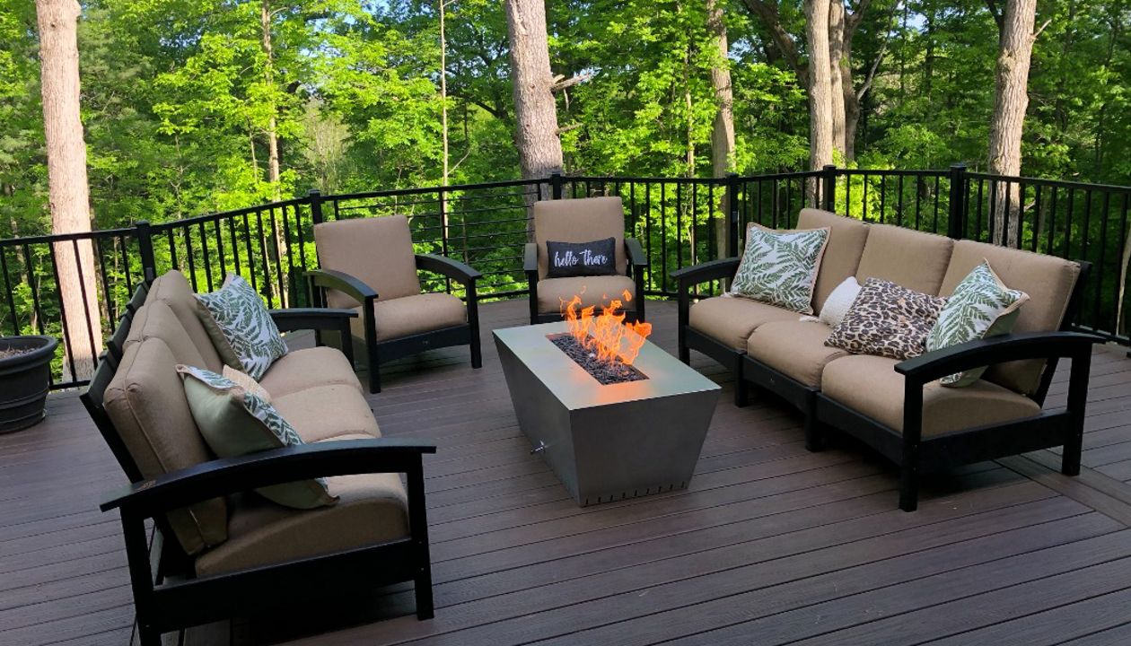 Trex Deck with Trex Signature and Rod Rail