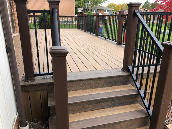Frankfort,IL Havana Gold Deck, Spiced RumPicture Frame, Black Signature Railing, and Vintage Lantern Posts