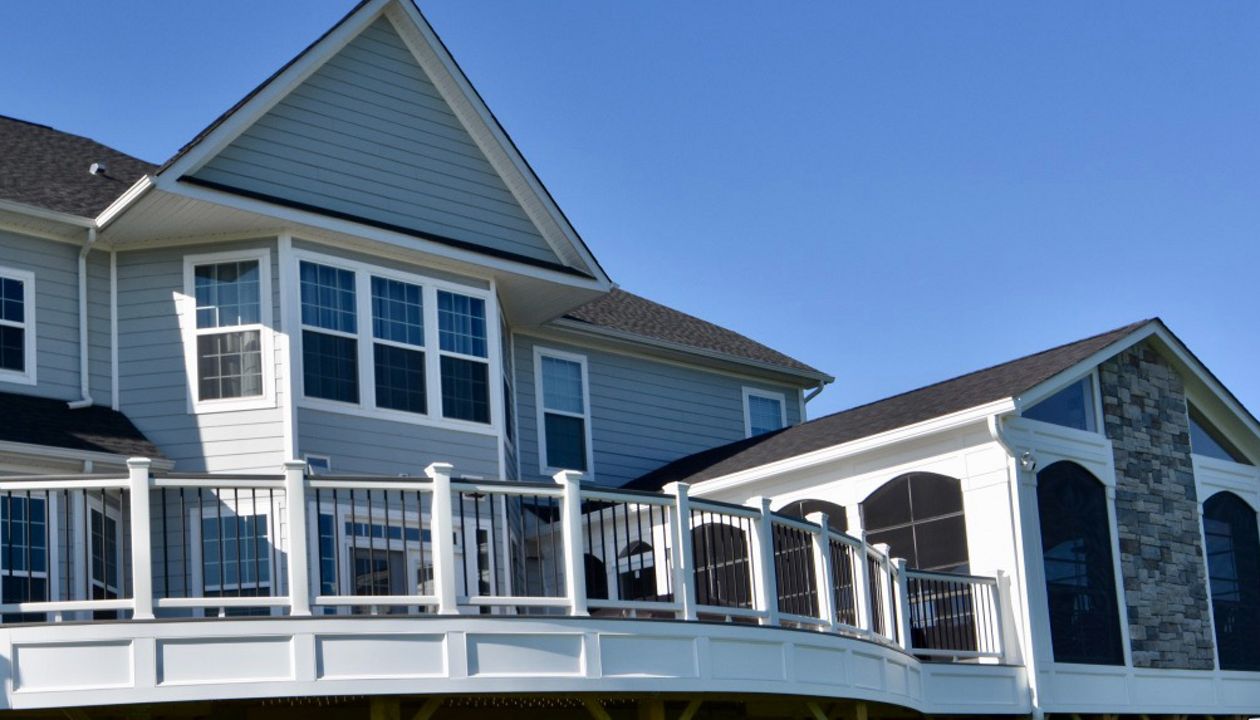 Curved Deck Cocktail Railing