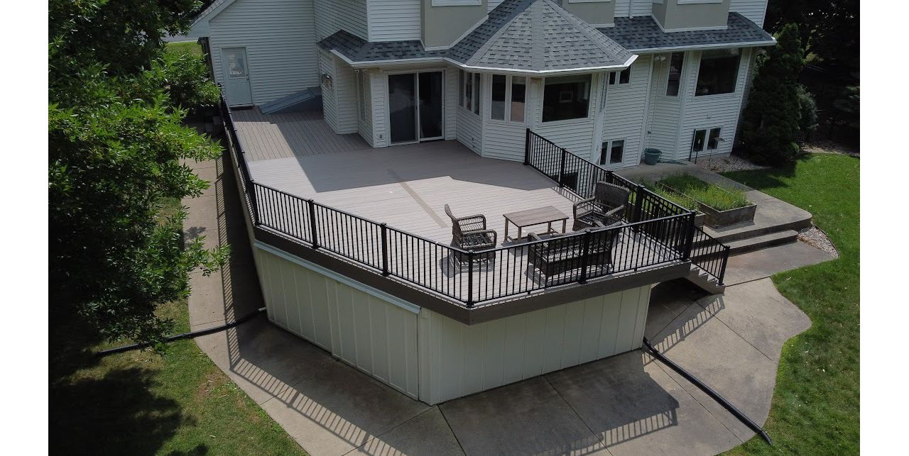 Lineage Biscayne Decking - Signature Aluminum Black Railing