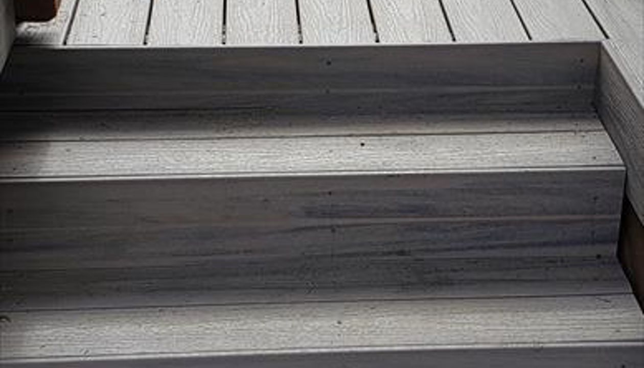 Trex Enhance naturals Rocky harbor decking and cocktail top rail with matching fascia