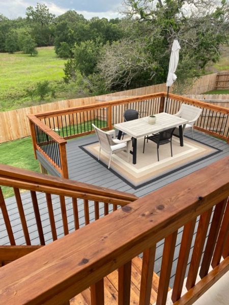 Trex Clamshell with Stained Cedar Railing