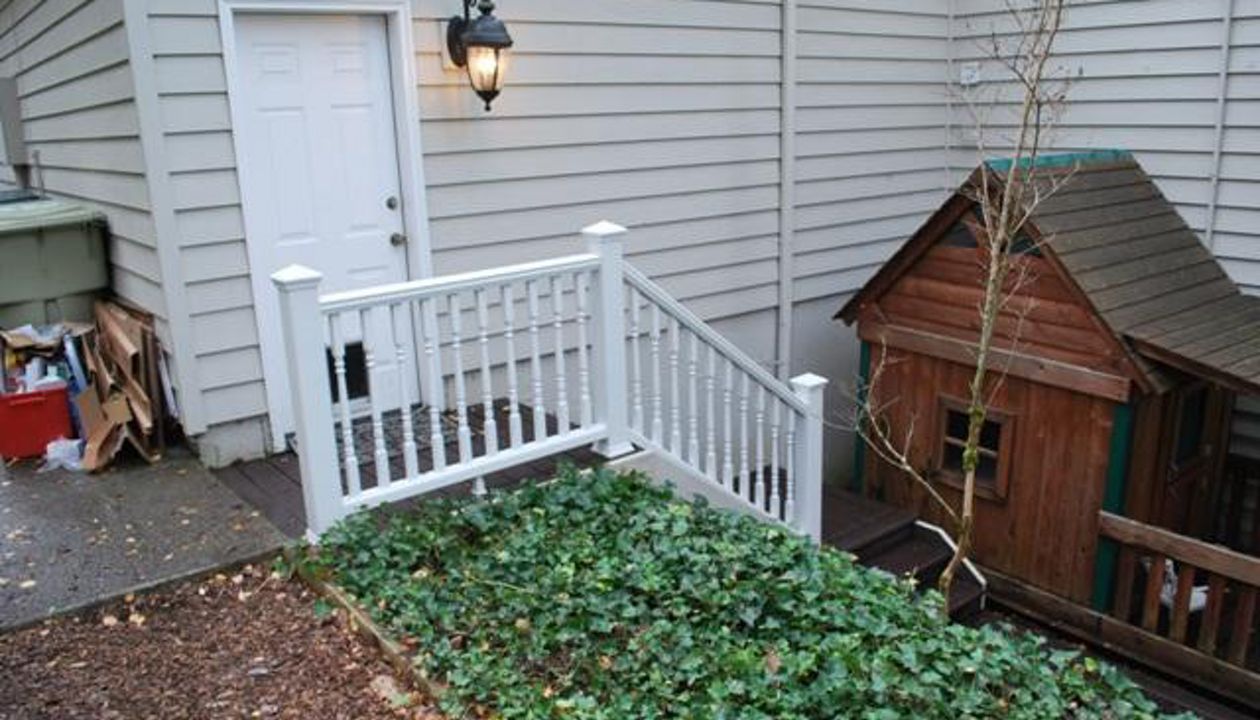 Portland, OR Woodland Brown decking