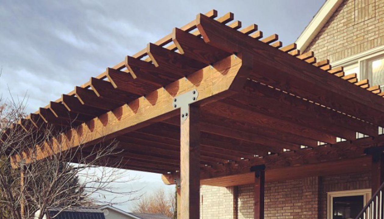 Interior color of Havana Gold with Spiced Rum boarders, pergola over top