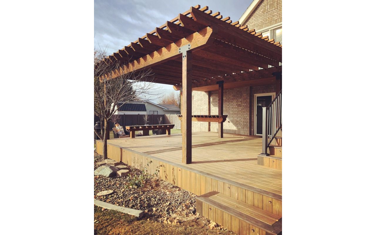 Interior color of Havana Gold with Spiced Rum boarders, pergola over top