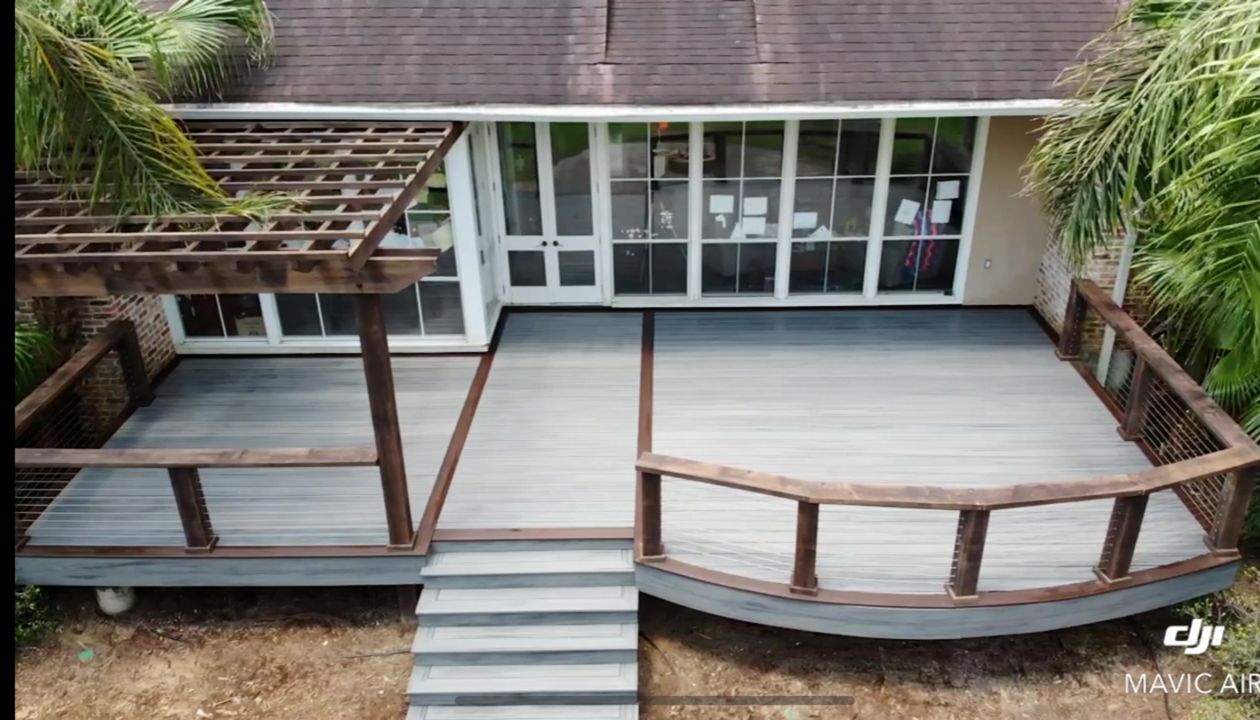 Trex Transcend Island Mist, Picture Framed with Lava Rock