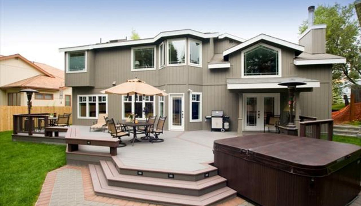 Assymetric Trex design, by Treeline Construction