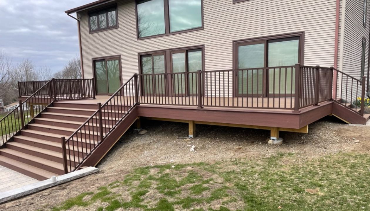 Toasted sand decking, Sunset cove picture frame, Bronze Signature rails