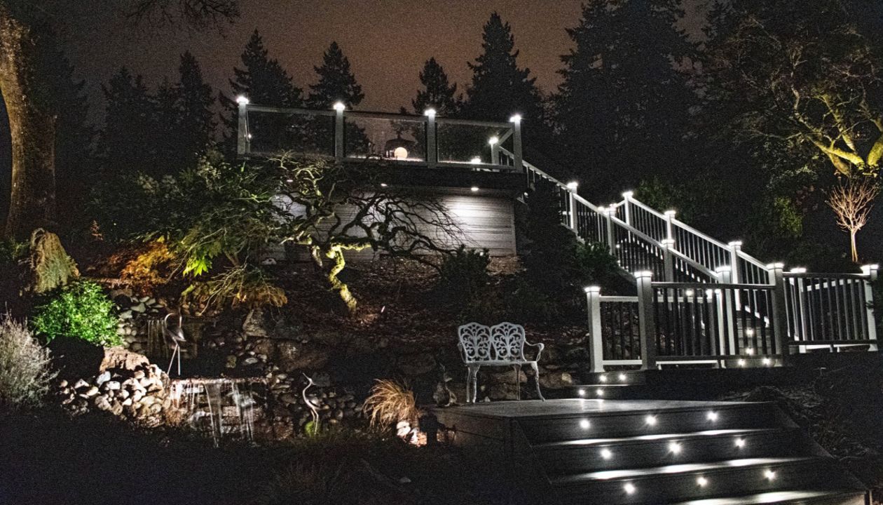 rex Island Mist Transcend with White Glass railing Deck