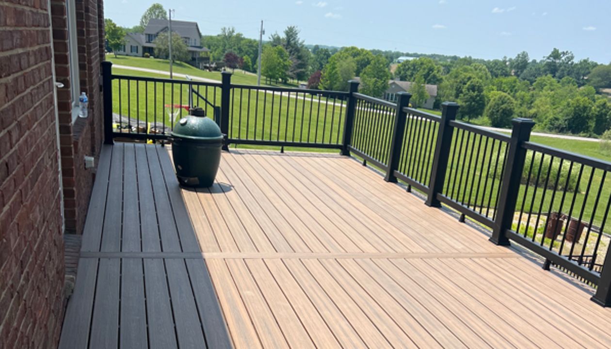 32x12 with Picture Frame Black Railing