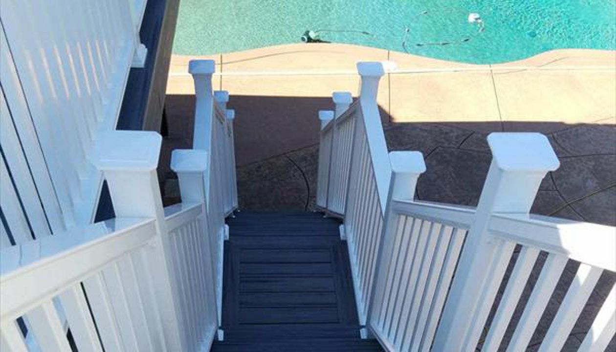 Trex Transcend Tropical - Island Mist Decking and White Trex Transcend Railing - El Dorado Hills, CA