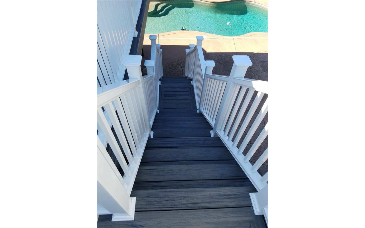 Trex Transcend Tropical - Island Mist Decking and White Trex Transcend Railing - El Dorado Hills, CA