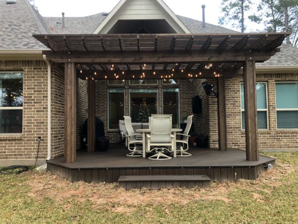 Trex Transcends "Lava Rock & Cedar Pergola