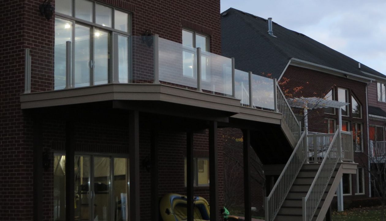 Trex Deck with Glass rail