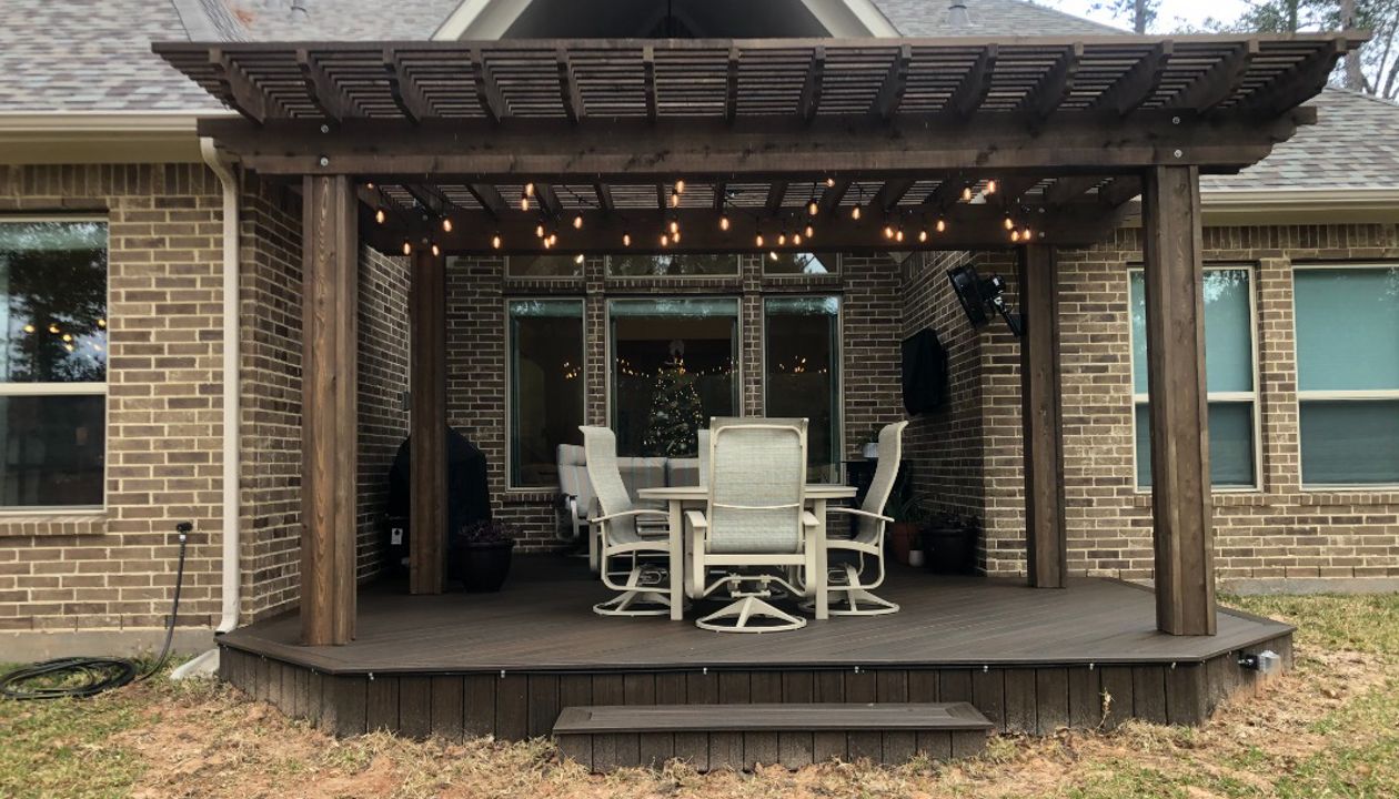 Trex Transcends "Lava Rock & Cedar Pergola