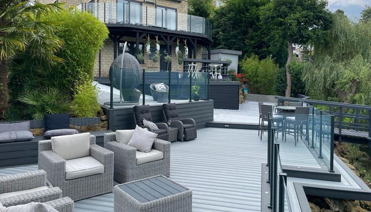 TREX Enhance Naturals Foggy Wharf Decking with TREX Enhance Naturals Calm Water Borders completed in Aberford Leeds