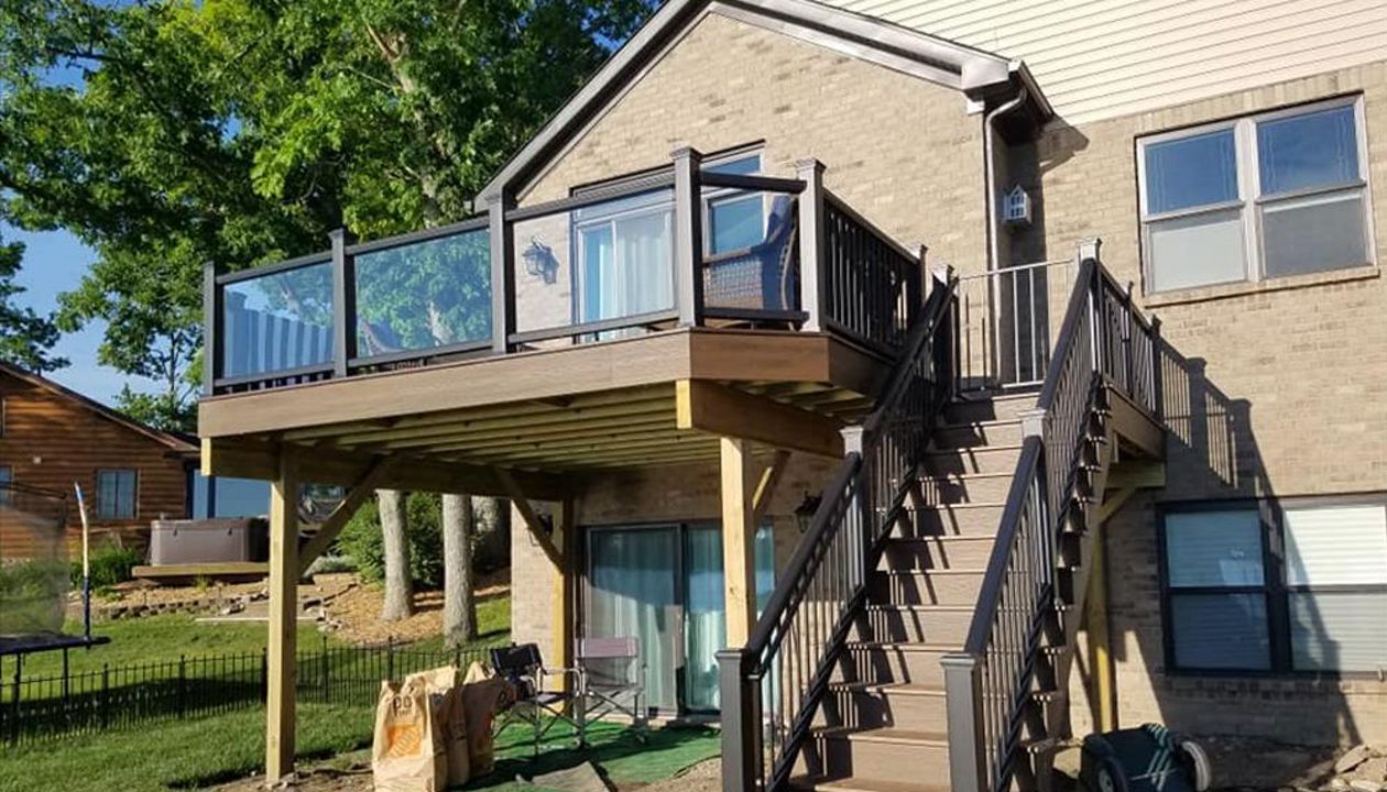 Trex, glass rail. Oxford