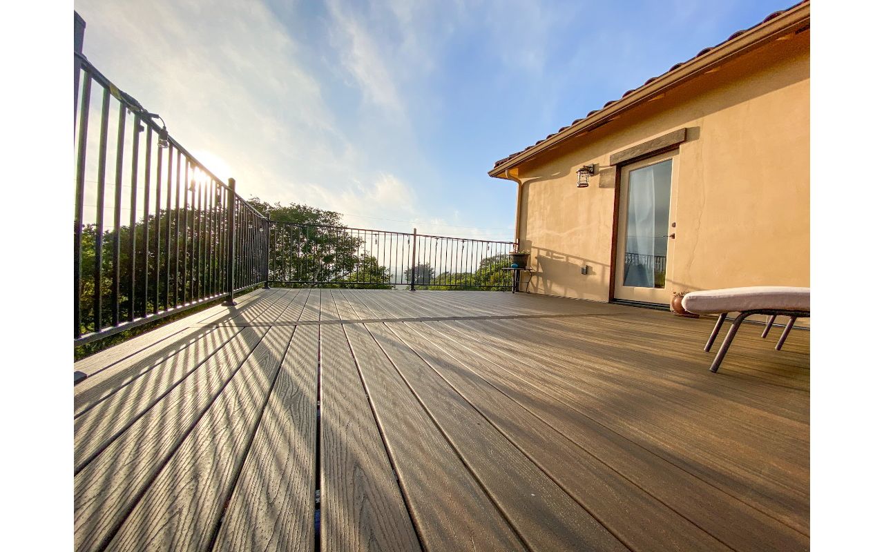 Royal Oaks Trex deck